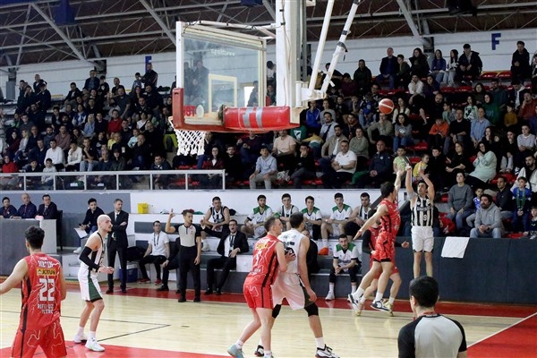 Sakarya Büyükşehir Basketbol Takımı, Teşvikiye Spor’u 82-77 mağlup etti