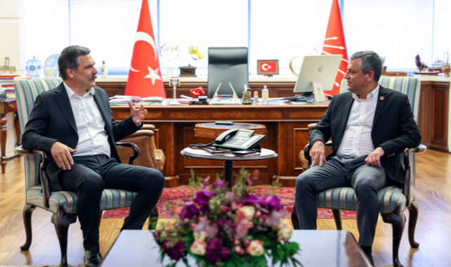 CHP Genel Başkanı Özgür Özel, TİP Genel Başkanı Erkan Baş ve Beraberindeki Heyetle Bir Araya Geldi