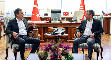 CHP Genel Başkanı Özgür Özel, TİP Genel Başkanı Erkan Baş ve Beraberindeki Heyetle Bir Araya Geldi