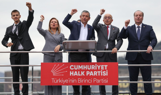 Özgür Özel'den Karabük'te iktidar mesajı: Sandık gelecek, bu meydan hakkını alacak