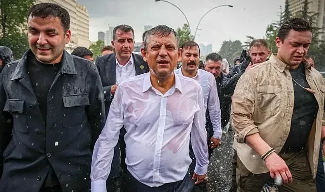 Özgür Özel'e Şok: Koruma Ekibi Yarıya İndirildi