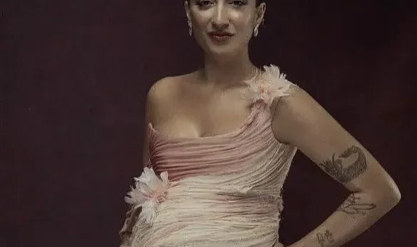 Melike Şahin’den yeni tekli: “Ölmem Ölemem”