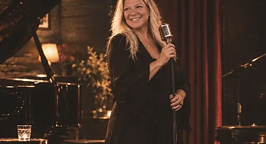 Ebru Aydın'dan caz çıkarması