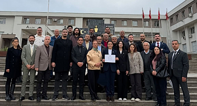 Selda Sezgin Mazbatasını Aldı: Yeni Parti Sakarya’da Yeni Dönem Resmen Başladı