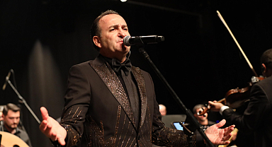 Zeki Müren’in unutulmaz şarkıları AKM’de yankılandı